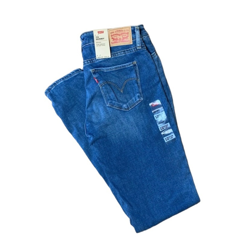 NWT Women's Levi's 711 Skinny Mid Rise 6 Med Slim Hip and Thigh 28x30